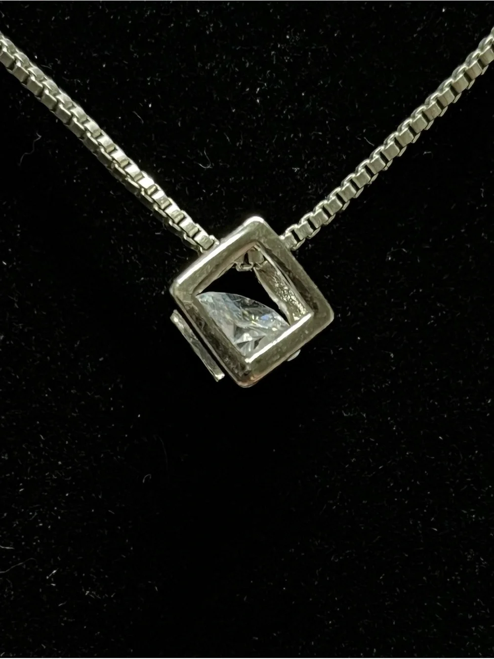 N/A modern silver